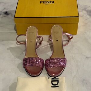 Fendi Delfina sandals, lavandar rosa, size 36, NIB